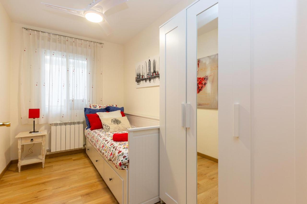 Apartamento Puente De Segovia Lägenhet Madrid Exteriör bild